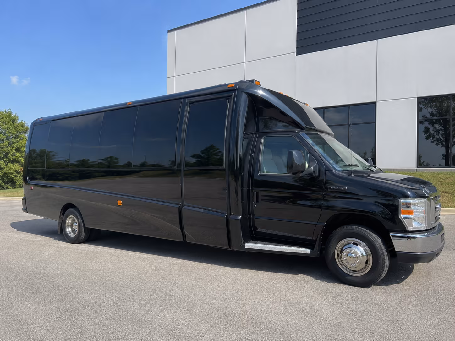 party bus nights out in downtown walnut creek from san ramon
